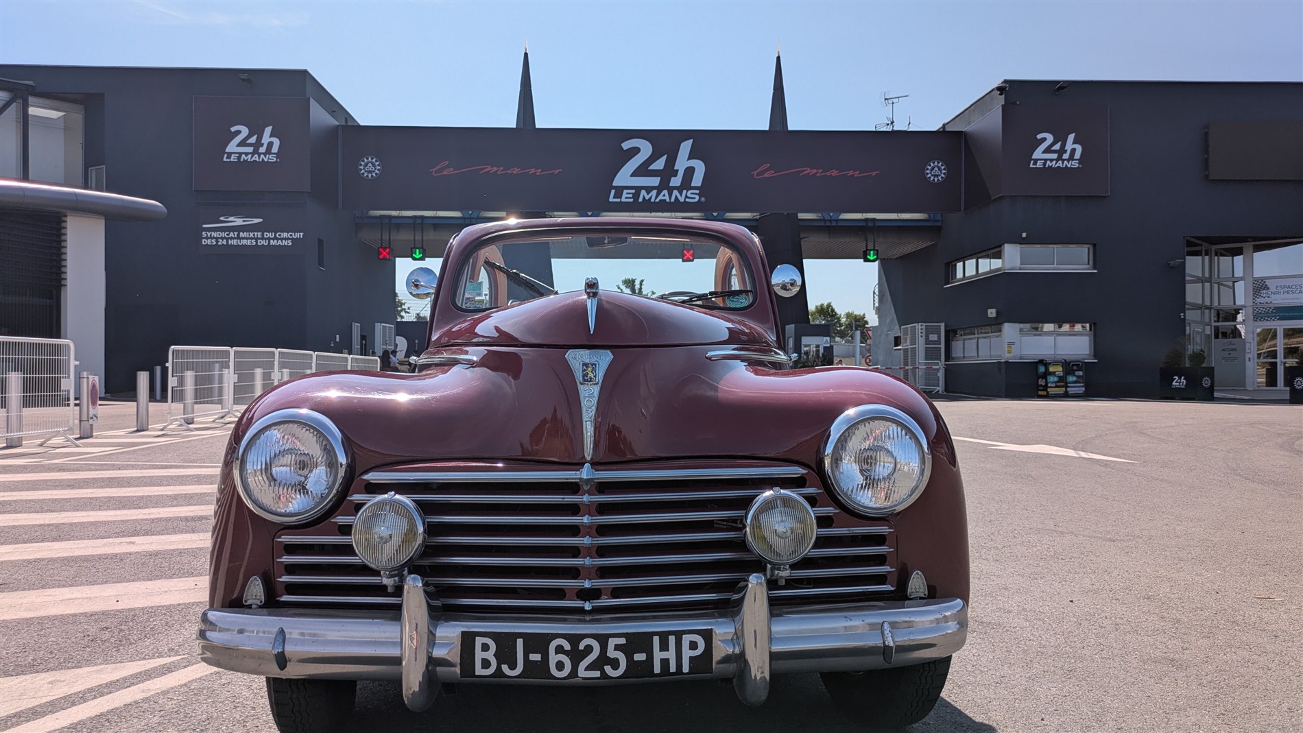 Balade en Peugeot 203 découvrable